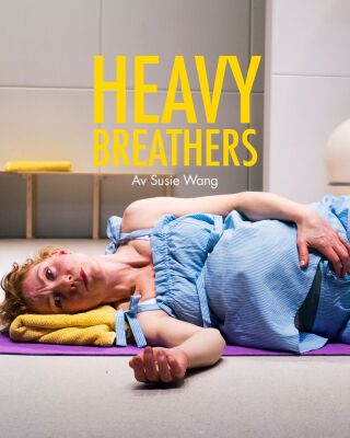 Fødende kvinne i yogastudio Tekst Heavy Breathers av Susie Wang