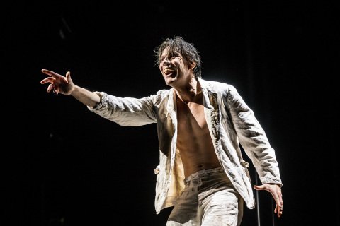 Erik Ehn som Peer Gynt i Dramatens oppsetning.