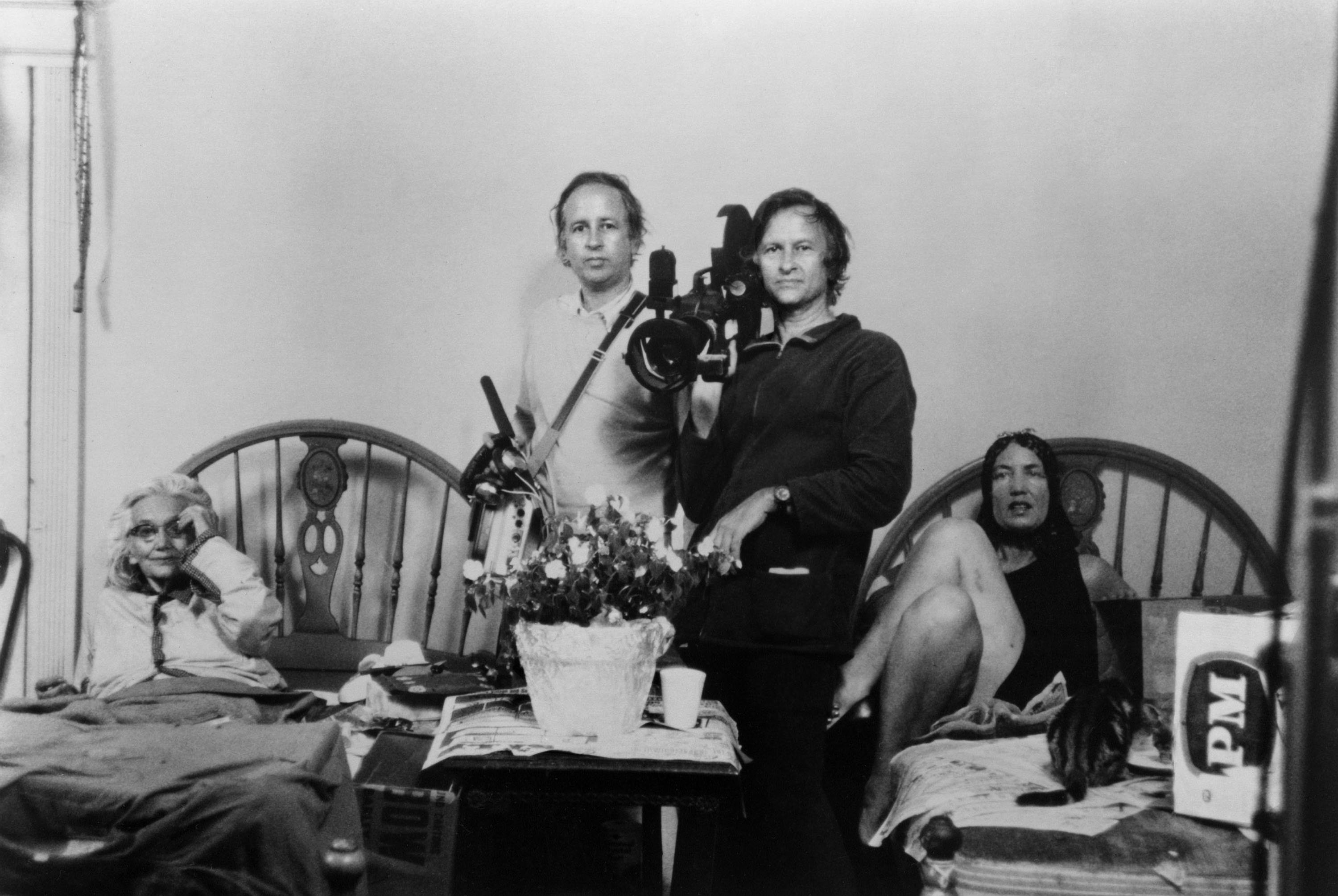 Foto fra opptaket av «Grey Gardens» i 1975 og filmskaperne Albert og David Maysles. Foto: NTB scanpix