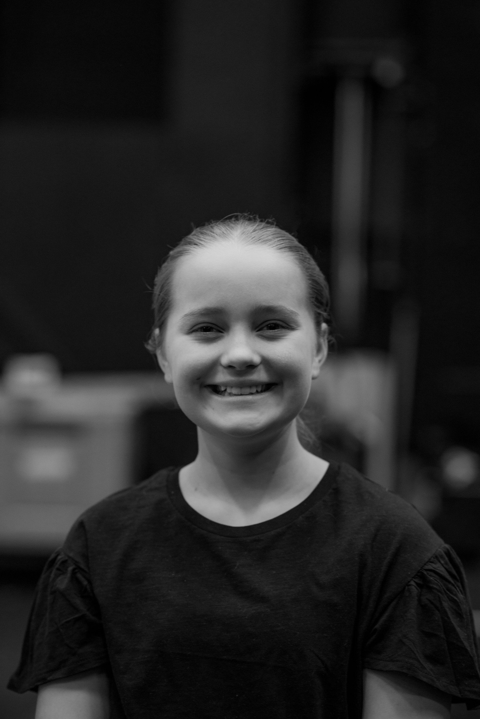Portrett av smilende jente