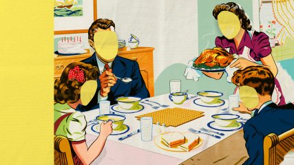 Bokomslag Dette er ikke oss. Tegning av en familie som sitter ved bordet og spiser, med ansiktene kuttet bort