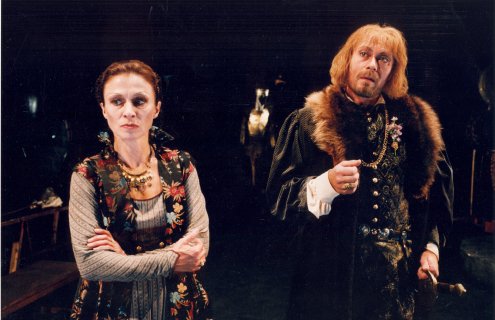 Fru Inger til Østråt