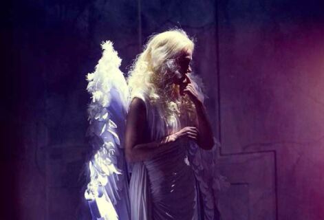 Kvinne med englevinger